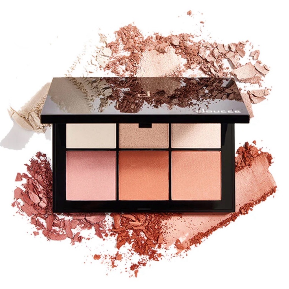 Doucce NIB Posh Powder Palette - Blush & Highlighting Palette